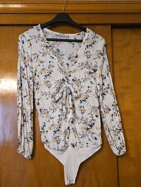 Abercrombie & Fitch White Floral Tie-Front Long Sleeve Bodysuit